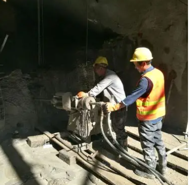 中原镇水下抗分散灌浆料特点 水下不分散注浆料介绍